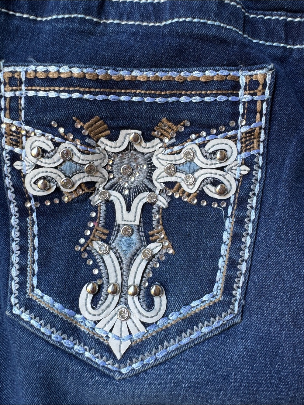 🩵 VTG Bamboo Embellished Rhinestone Cross Flare Jeans 🩵